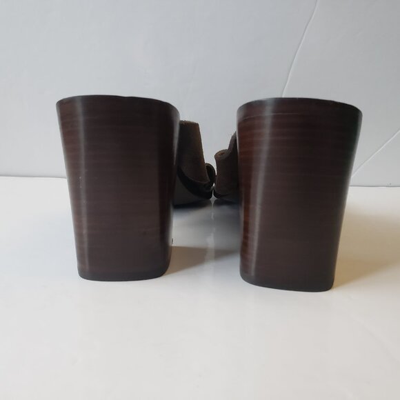 Boemos mules featuring comfortable footbeds and natural materials. Size 38 - Picture 10 of 16